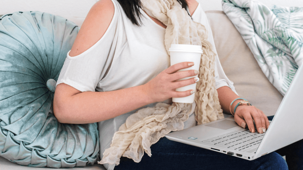 women writing her affiliate focused blog post